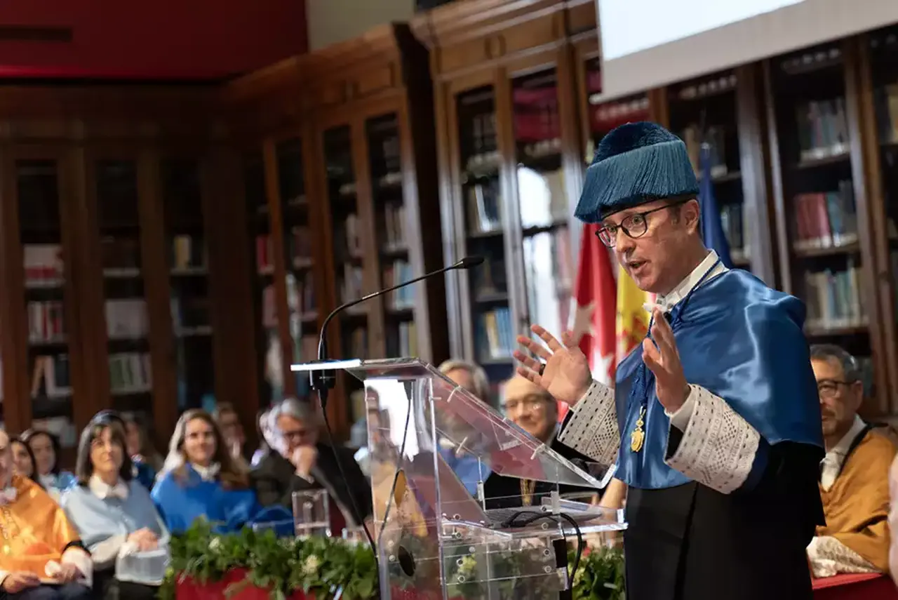 Ignacio Cirac at his speech on the occasion of the honorary doctorate ceremony.