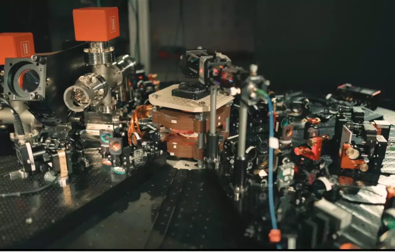 View of the UniRand fermionic quantum simulator. 